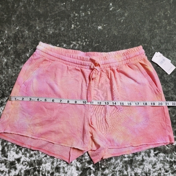 Splendid Tie Dye Sunbloom Shorts - Picture 7 of 11